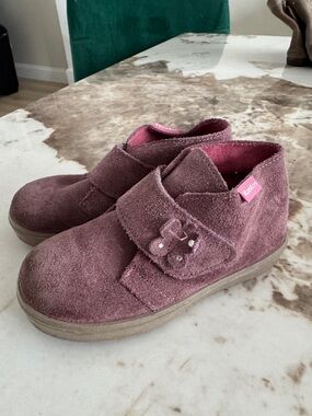 Kids Suede Hook-and-Loop Ankle Boots in Dusty Rose
